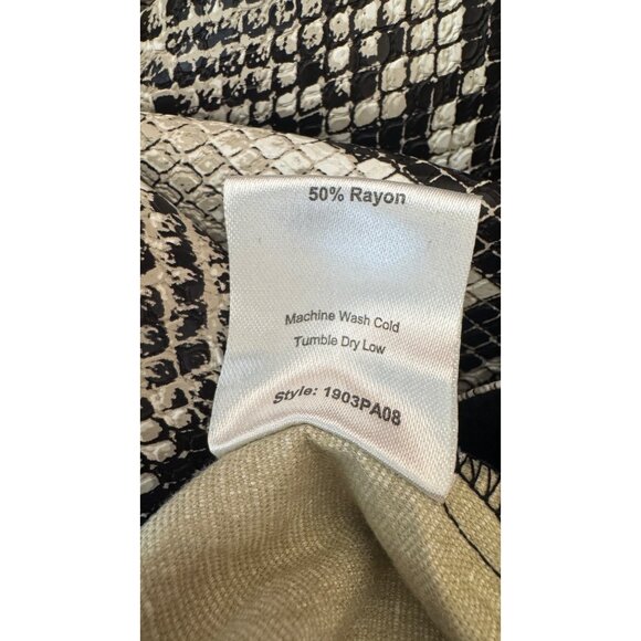 2/$30 Choosy Size 0 Faux Leather Snake Cropped Print High-Waisted Pants - Picture 16 of 16